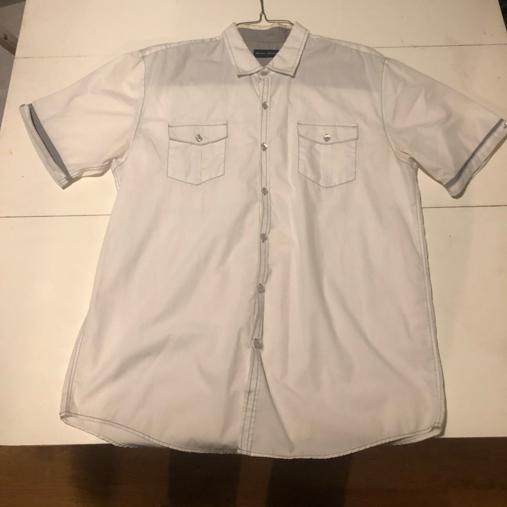 Short sleeve button down